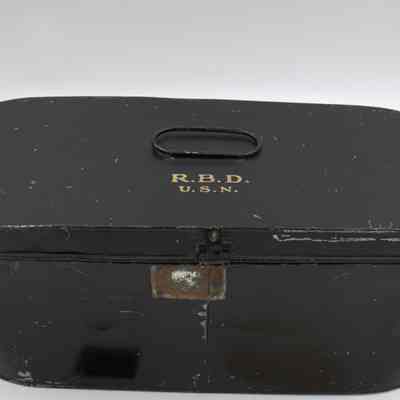 Bicorne hat box