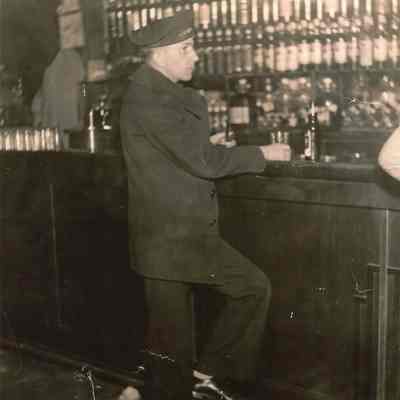 Robert Taylor at a bar