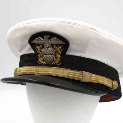 Pratt's officer white hat