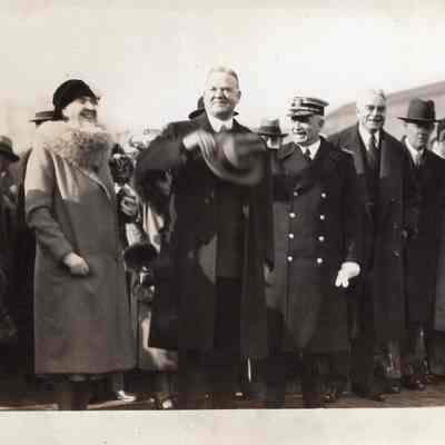 Pres Hoover visits Texas