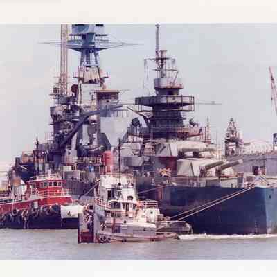 Tugs move Texas