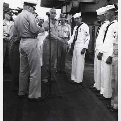1948 Press Photo sailor honored in ceremony