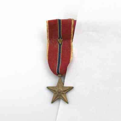Bronze Star miniature medal