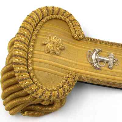 Epaulette (right)