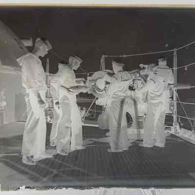 Sailors loading 5”/51cal