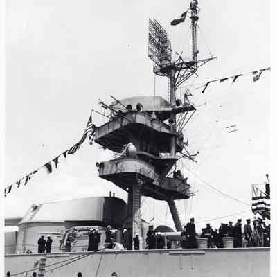 Main mast in dress
