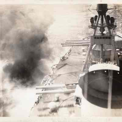 Stern facing broadside