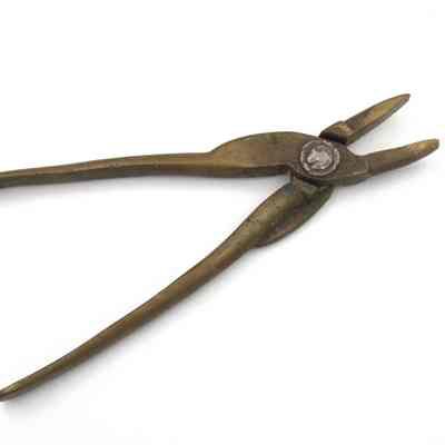 Pliers