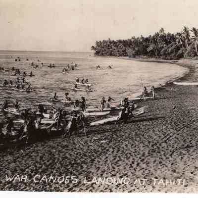 War canoes landing at Tahiti