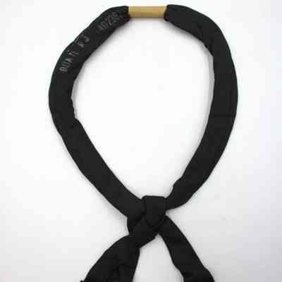 Hynes's neck tie