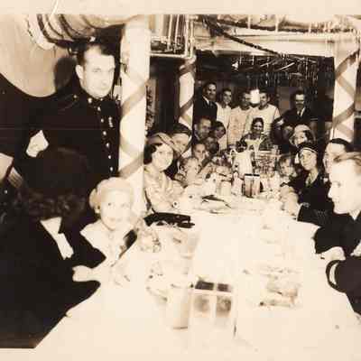 Chief Petty Officers dine with civilian guests