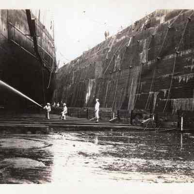 Washing TEXAS in drydock