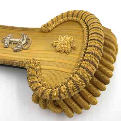 Epaulette (left)