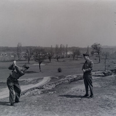 Soldiers playing golf