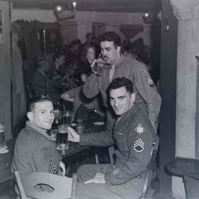 Soldiers at an enlisted men's club