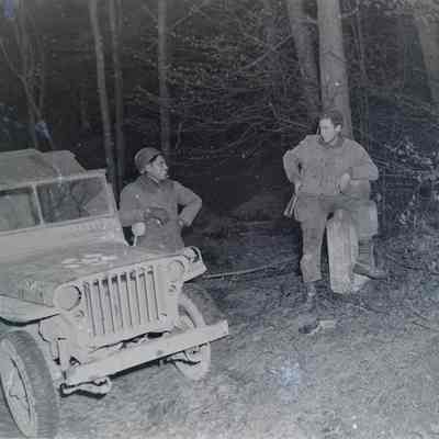 Soldiers talk at the German border