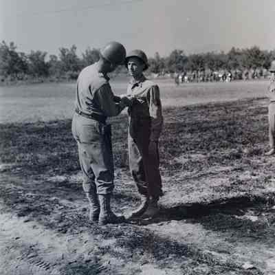General Eagles awarding decoration