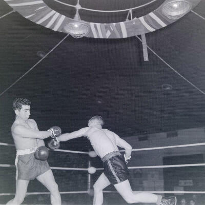 Soldiers boxing