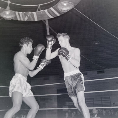 Soldiers boxing