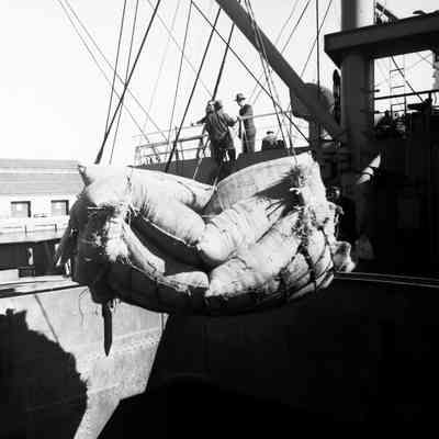 Unloading cargo
