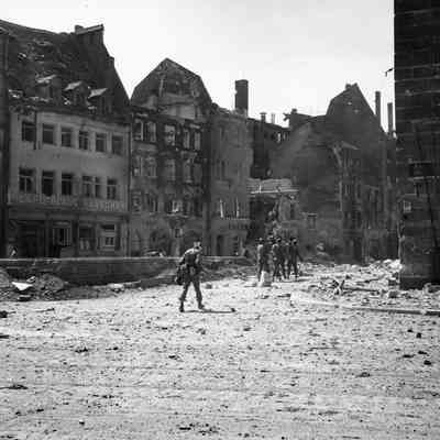 Wounded American solider evacuated