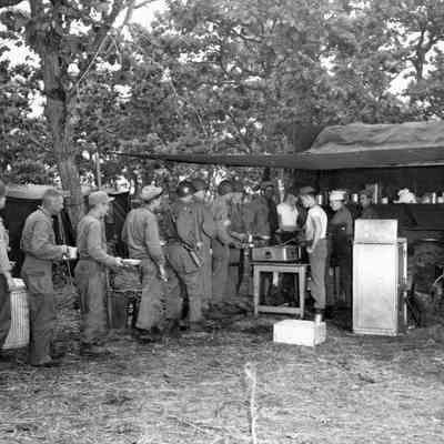 Chow Line