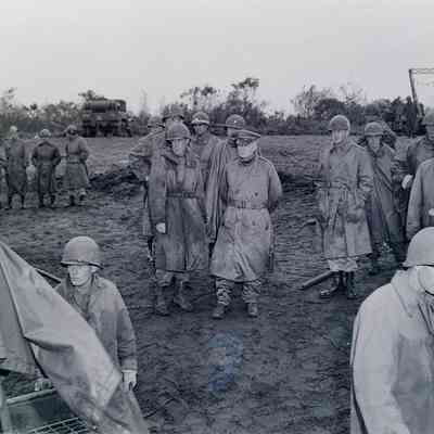 General Allen and other officers observe training