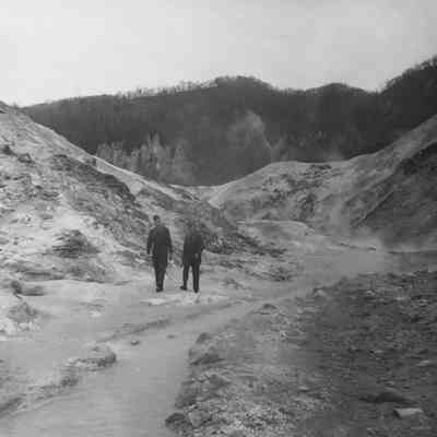 Soldiers walking among hot springs near Noboroibetsu Hotel