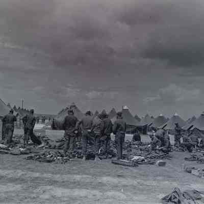 Soldiers packing