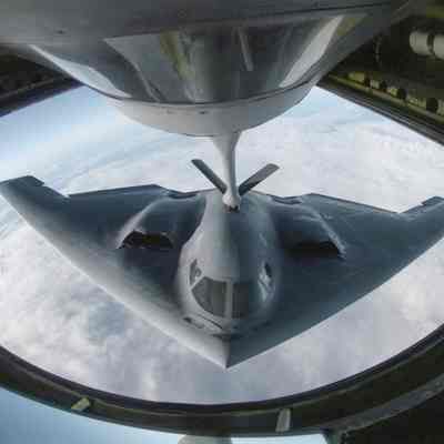 B-2 Bomber refueling
