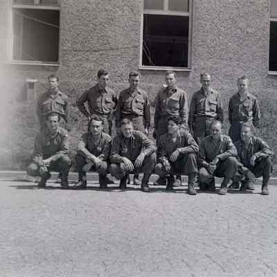 Group photo of soldiers