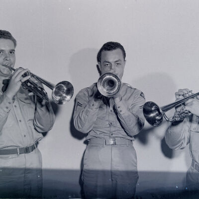Soldiers playing trumpets