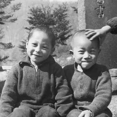 Two Japanese kids