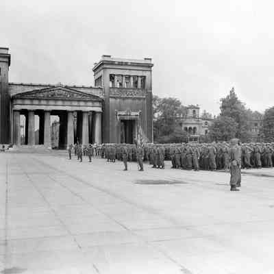 Soldiers in formation