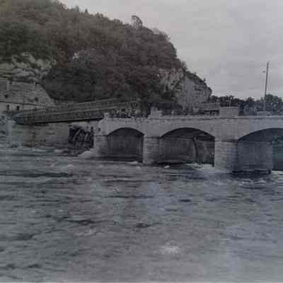 Bailey bridge construction