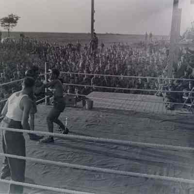 Soldiers boxing