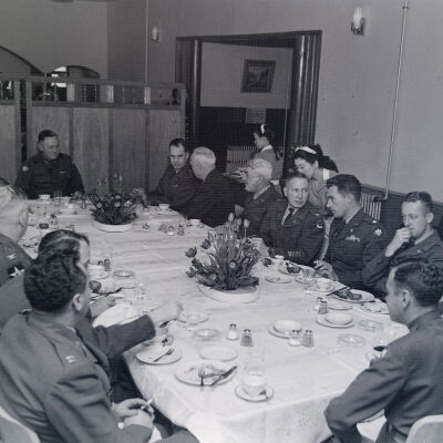 Division commander's dinner-General Styron at head