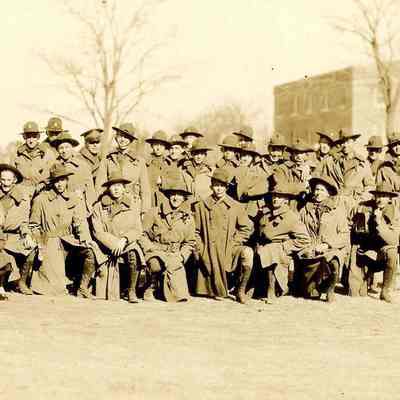 Group photo of soldiers