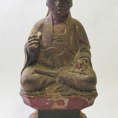 Wood statuette