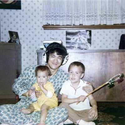 Bruce Lee with Brandon and Shannon Lee