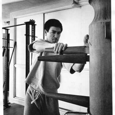 Bruce Lee Training with Wooden Dummy
