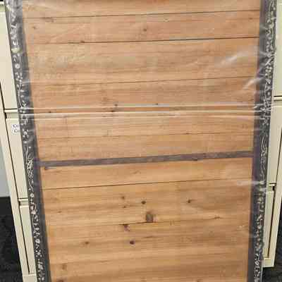 Frame with mother of pearl embeded