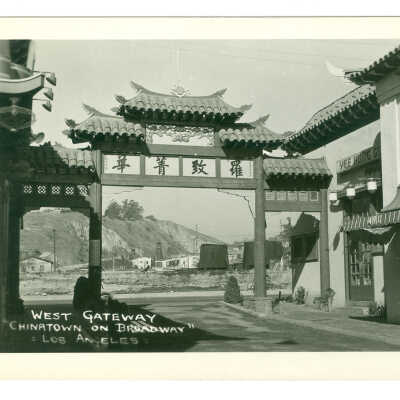 Postcard, Los Angeles, Chinatown, West Gateway Chinatown on Broadway