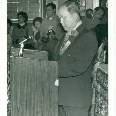 Photograph, Speaker
