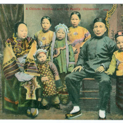 Postcard, San Francisco, Chinatown, A Chinese Merchant and his Family, Chinatown