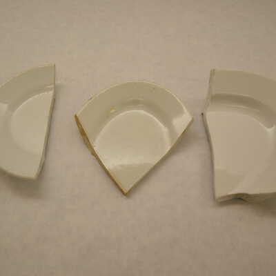 Porcelain fragments