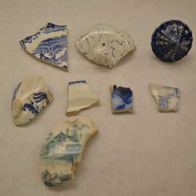 Porcelain fragments