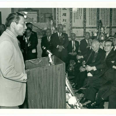 Photograph, Speaker