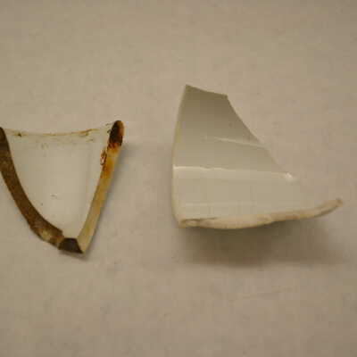 Porcelain fragments