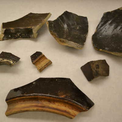 Porcelain fragments